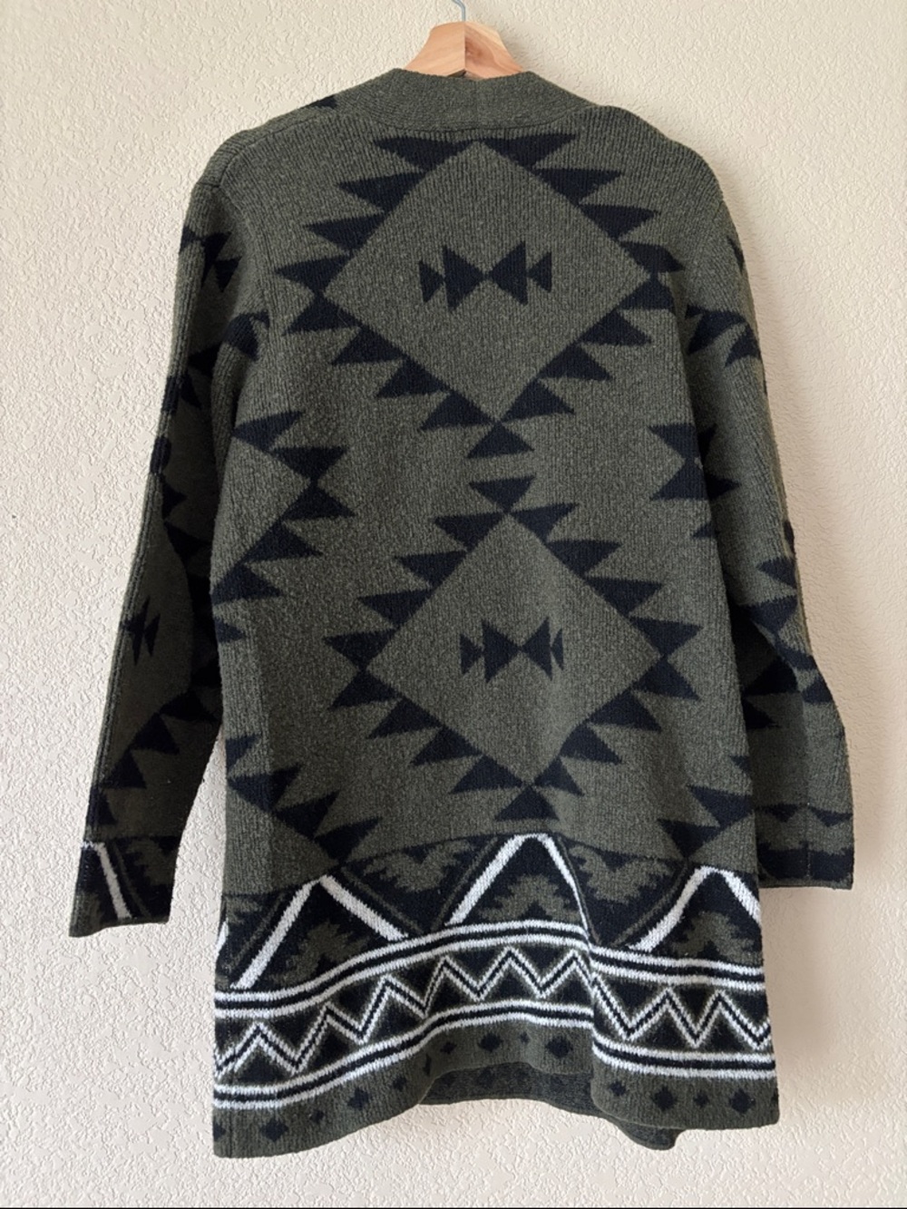 Frye Olive, Black & White Aztec Knit Cardigan - Picture 5 of 6